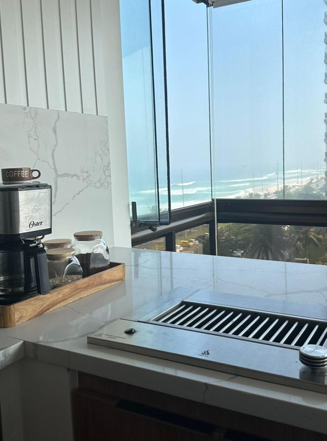 Lindo Apto No Melhor Lugar Da Barra Da Tijuca! Com Uma Vista De Tirar O Folego, Frente Para O Mar! Totalmente Equipado E Decorado Ao Lado Dos Melhores Hoteis E Quiosques Da Barra! Portaria 24H, Piscina, Sauna, Jacuzzi, Academia, Garagem, Wi-Fi, Lavan Рио-де-Жанейро Экстерьер фото
