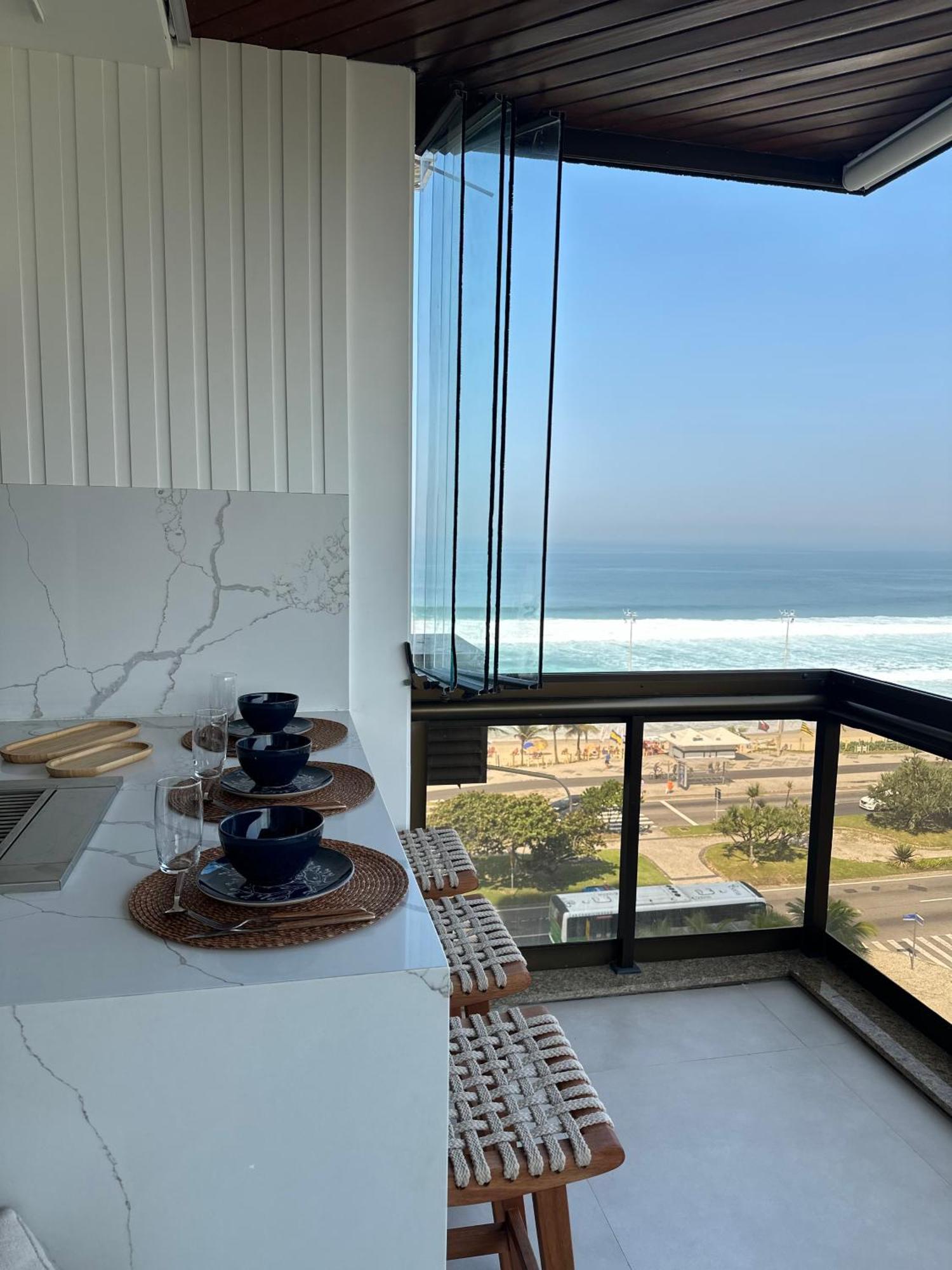 Lindo Apto No Melhor Lugar Da Barra Da Tijuca! Com Uma Vista De Tirar O Folego, Frente Para O Mar! Totalmente Equipado E Decorado Ao Lado Dos Melhores Hoteis E Quiosques Da Barra! Portaria 24H, Piscina, Sauna, Jacuzzi, Academia, Garagem, Wi-Fi, Lavan Рио-де-Жанейро Экстерьер фото