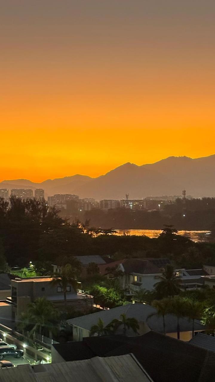 Lindo Apto No Melhor Lugar Da Barra Da Tijuca! Com Uma Vista De Tirar O Folego, Frente Para O Mar! Totalmente Equipado E Decorado Ao Lado Dos Melhores Hoteis E Quiosques Da Barra! Portaria 24H, Piscina, Sauna, Jacuzzi, Academia, Garagem, Wi-Fi, Lavan Рио-де-Жанейро Экстерьер фото